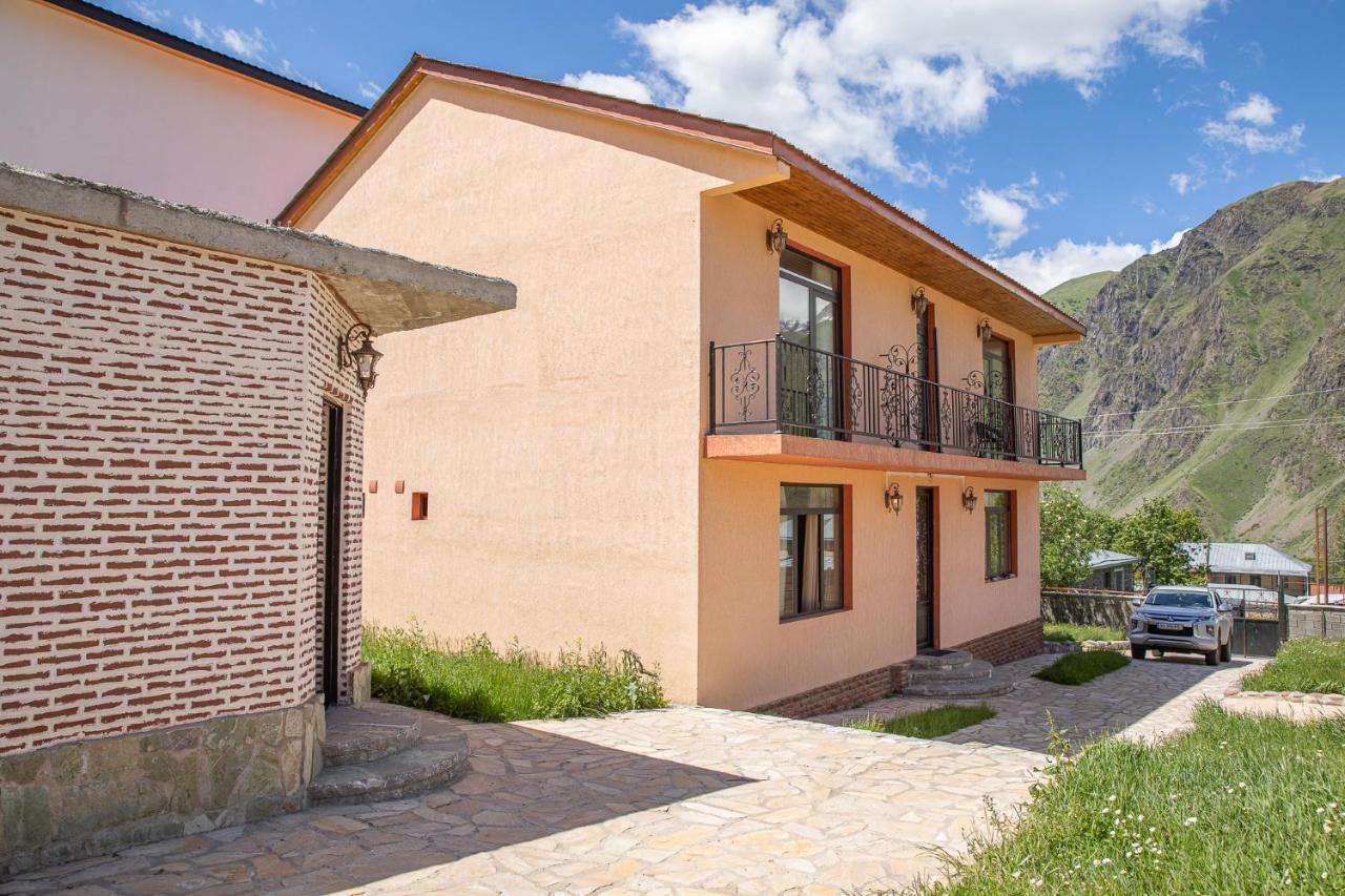 Cliff House Ξενοδοχείο Kazbegi Εξωτερικό φωτογραφία